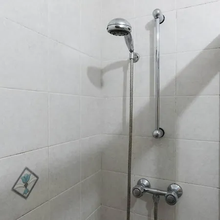 Spacious, Modern Near Andclose To St. Julians Apartment *