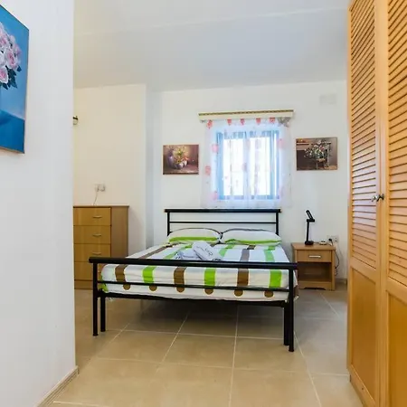 Close To And Stjulians