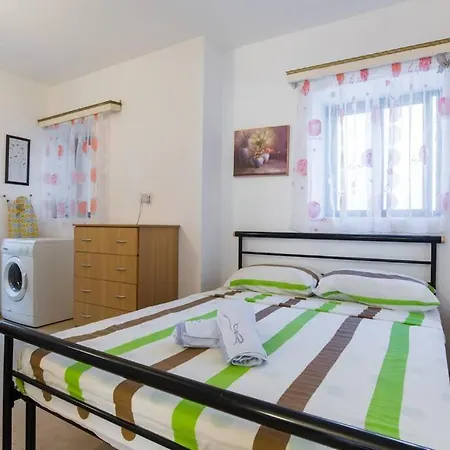With Pool , Close To The Sea And St Julians Apartament Naxxar