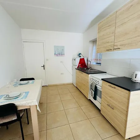 Apartment Close To And Stjulians *