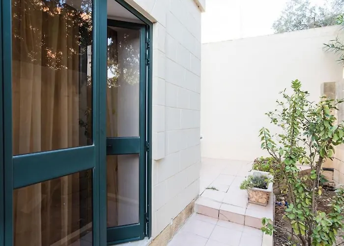 Close To And Stjulians